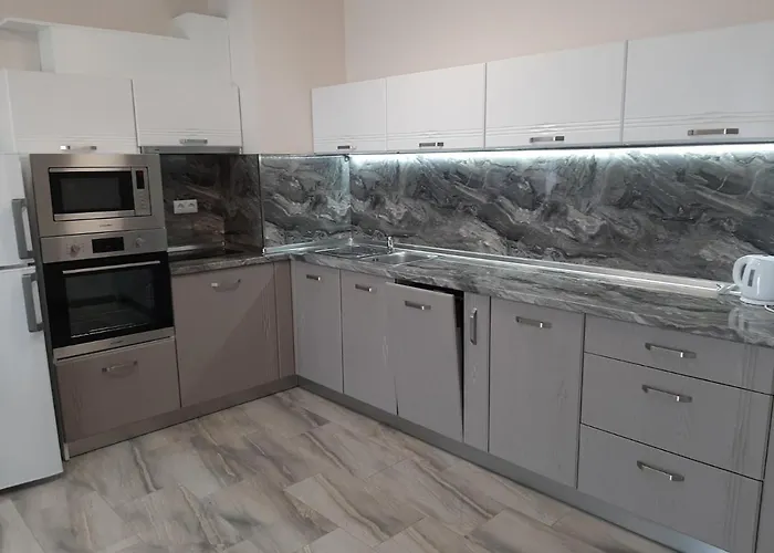 Deluxe 7 Szent Konstantin és Elena