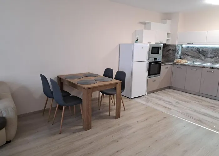 Deluxe 7 Szent Konstantin és Elena